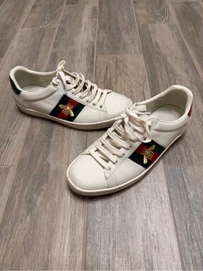 Gucci Ace Embroidered Bee Sneaker